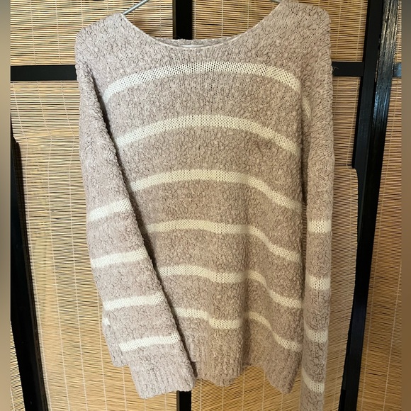 Calvin Klein Textured Chunky Knit Sweater - Picture 1 of 3